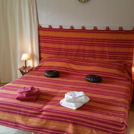 לינה וארוחת בוקר D'hotes Et Al Pati 4*