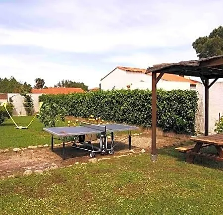 לינה וארוחת בוקר D'hotes Et Al Pati 4*